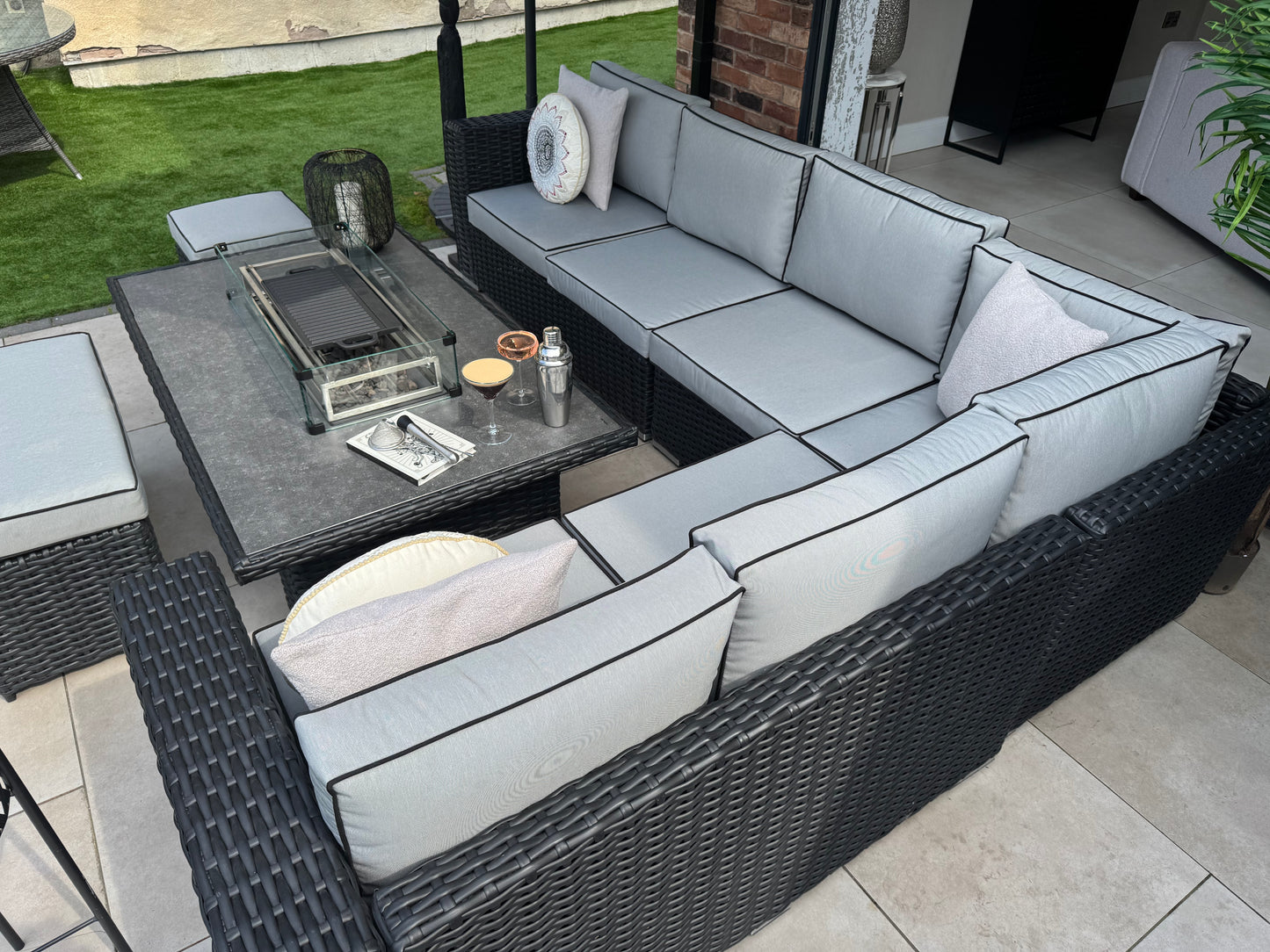 Santa Monica Black Edition Corner Sofa with Rise and Fall Fire Pit Dining Table