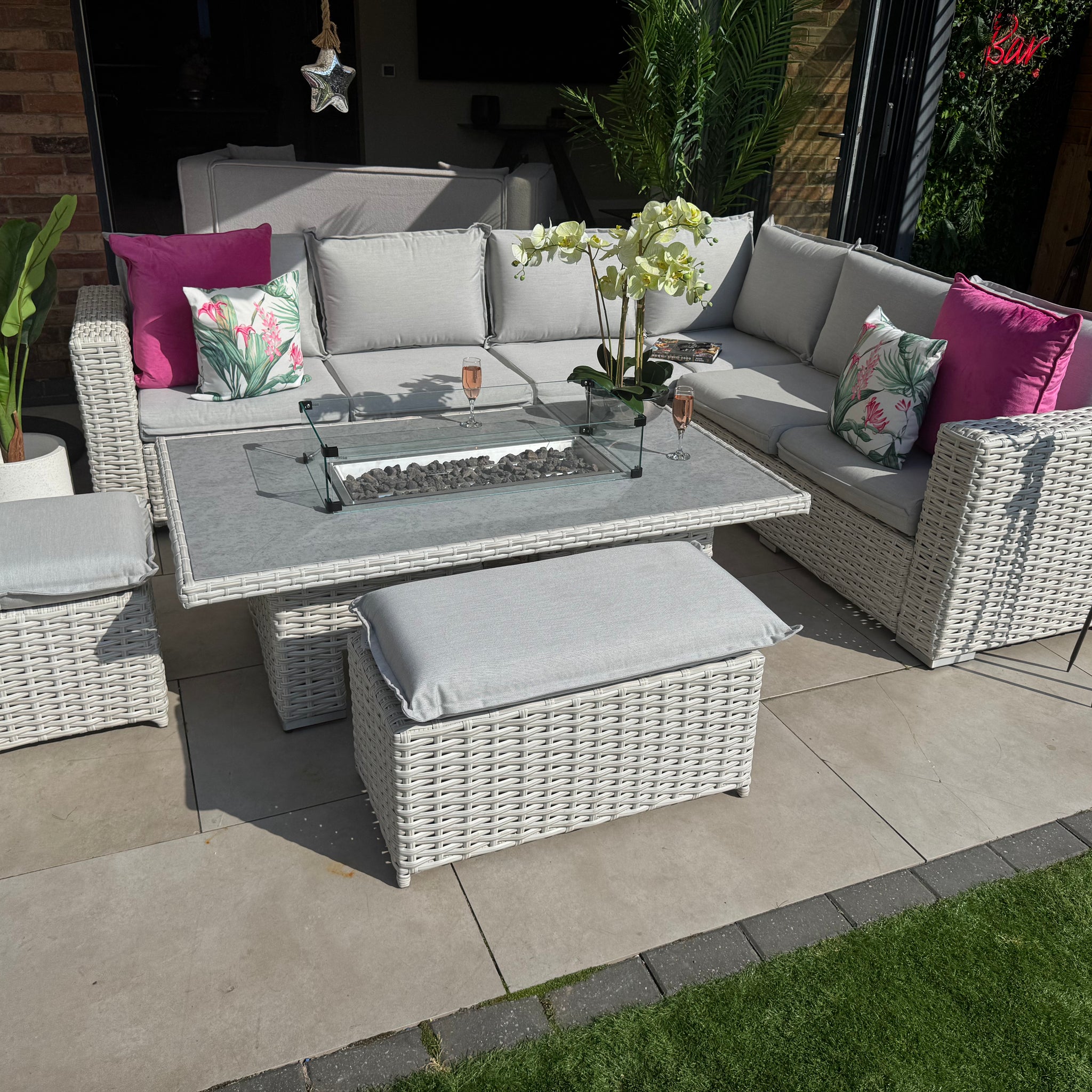 Santa Monica Corner Sofa with Rise and Fall Fire Pit Dining Table