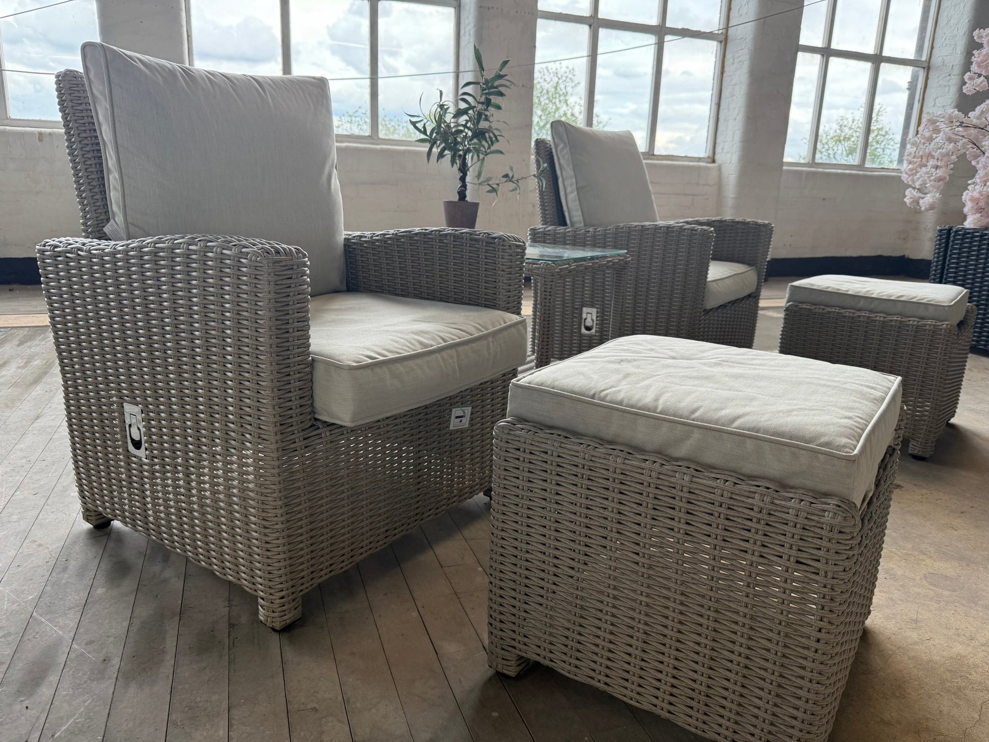 Ex Display Bali Luxury Recliners Garden Furniture Set - The Outlet Home