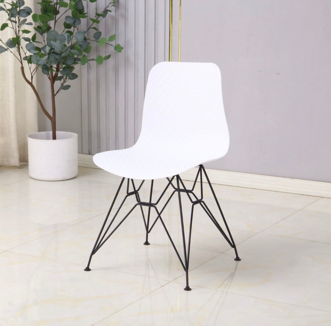 Set of 4 White Celle Plastic Chairs - The Outlet Home