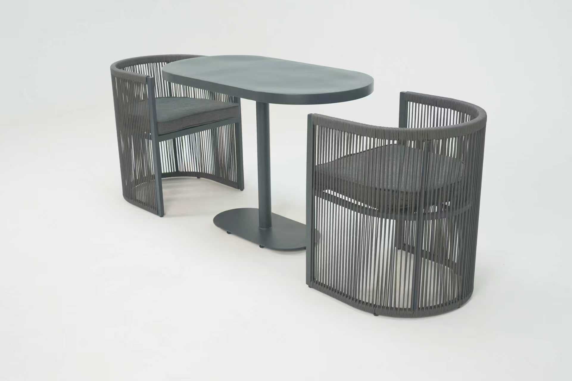 Vogue Luxury Bistro - The Outlet Home